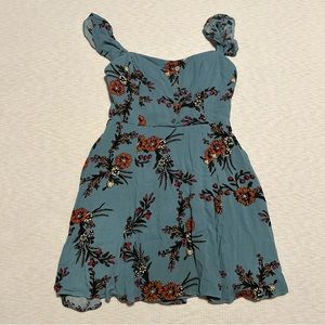 Lulu’s Dress One Sweet Day Light Blue Floral Print Off-the-Shoulder‎ Women's S